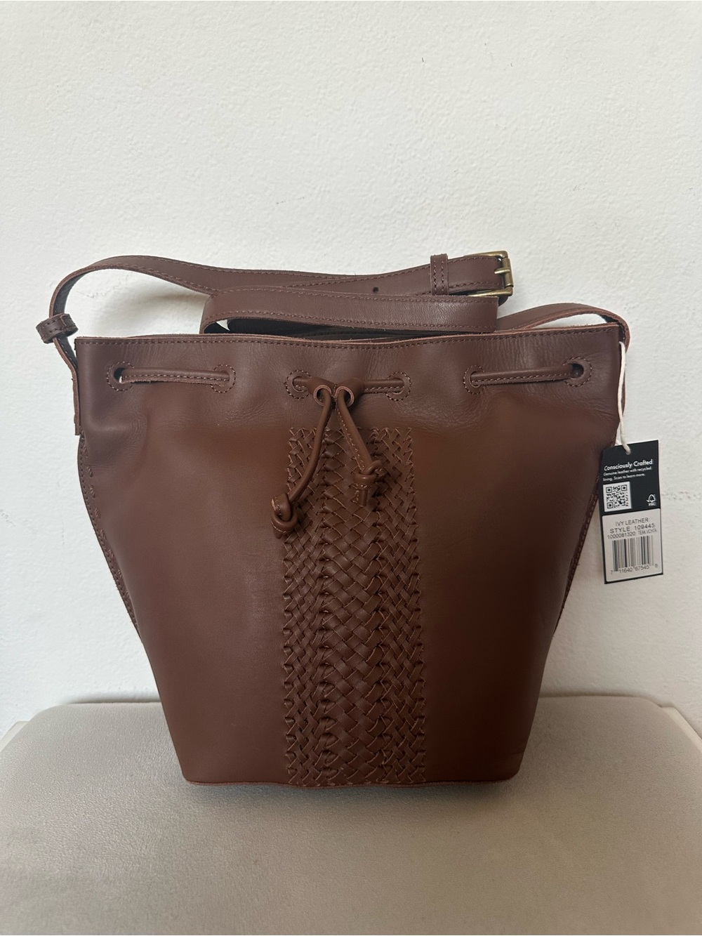 NWT The Sak Ivy Brown
Leather Drawstring Crossbody
Bucket Bag Boho Woven